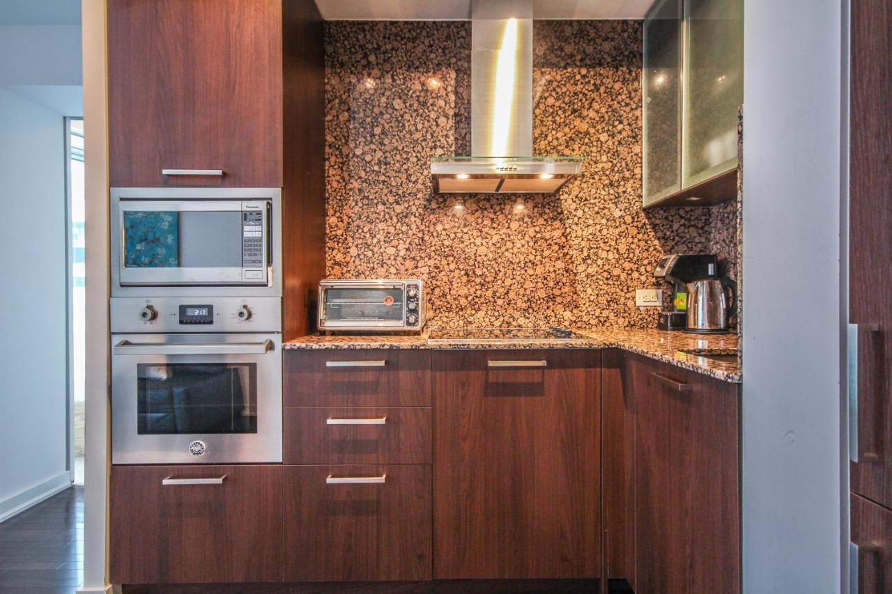 Downtown Vacation Rentals Торонто Экстерьер фото